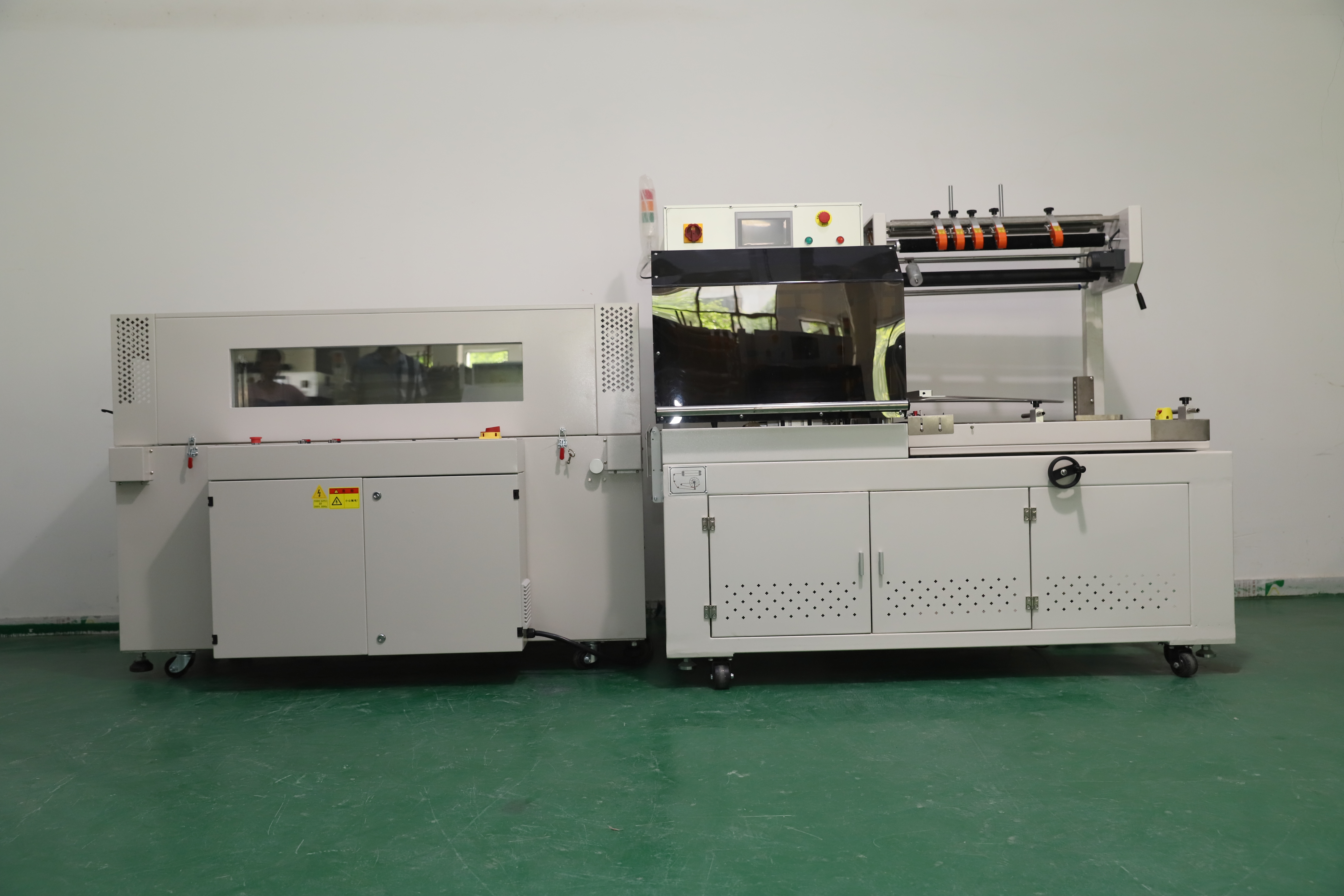 F700S邊封封切收縮包裝機(jī).JPG F700S邊封封切收縮包裝機(jī).JPG